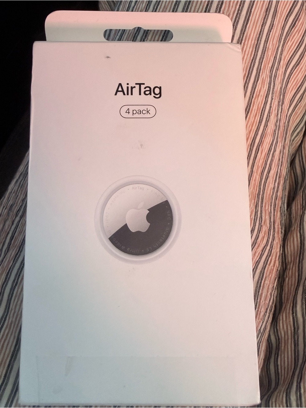 Apple AirTag 4-Pack White Box